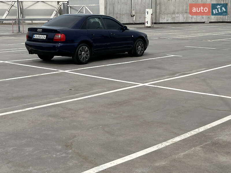 Седан Audi A4 1997 в Киеве