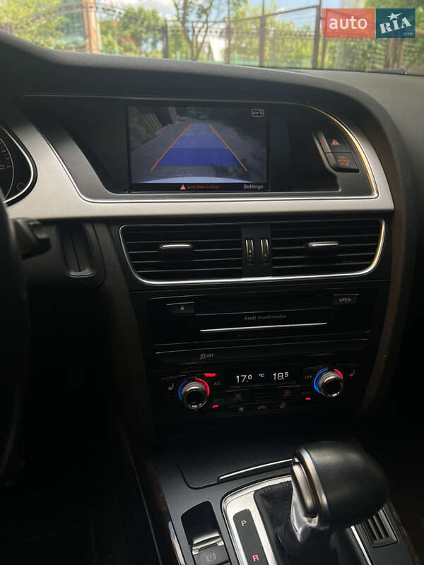 Седан Audi A4 2015 в Львове