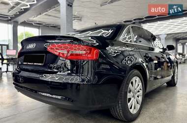 Седан Audi A4 2012 в 