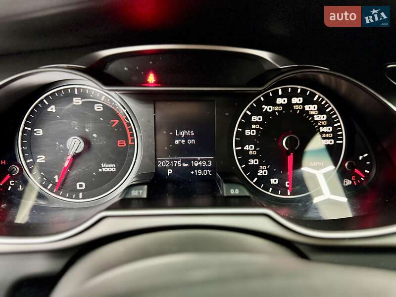 Седан Audi A4 2012 в Киеве