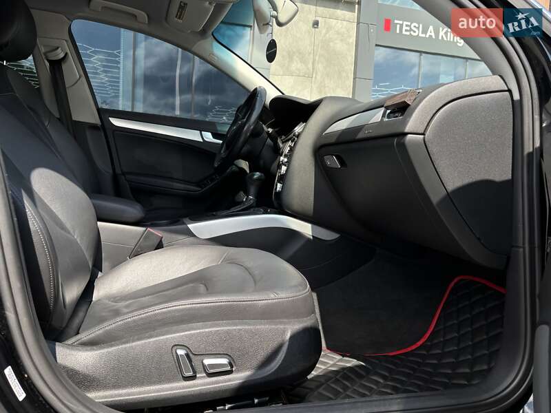 Седан Audi A4 2012 в Киеве