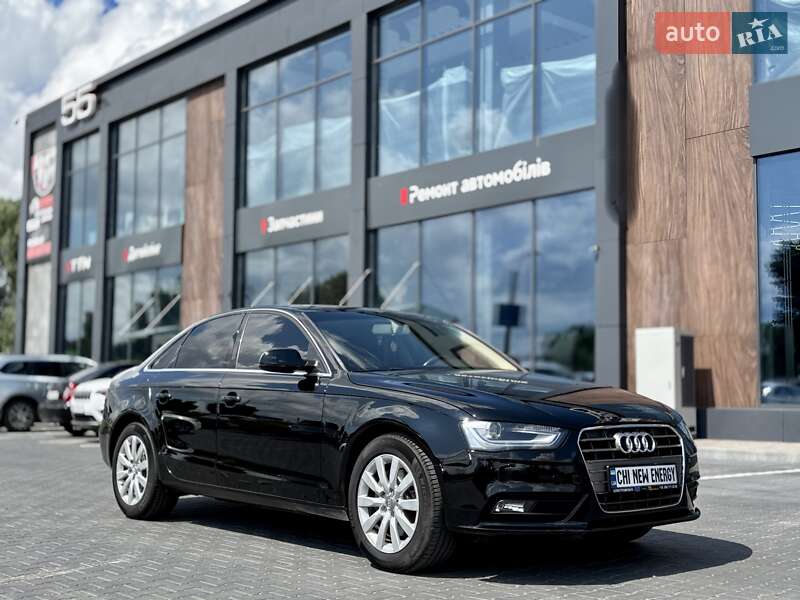 Седан Audi A4 2012 в Киеве