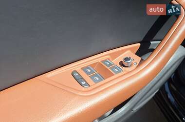 Седан Audi A4 2021 в 