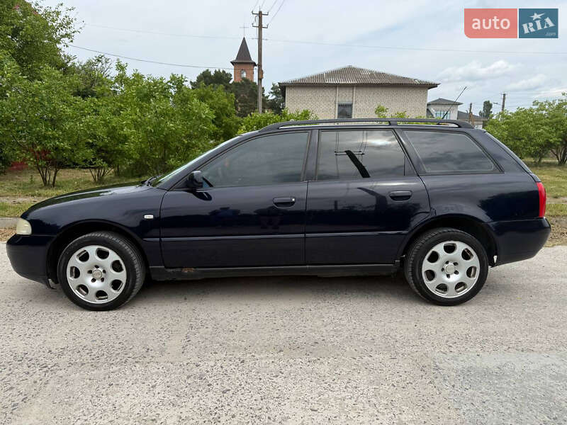 Универсал Audi A4 2000 в Вараше