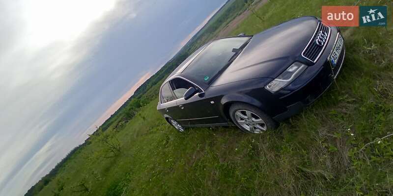 Седан Audi A4 2002 в Тростянце