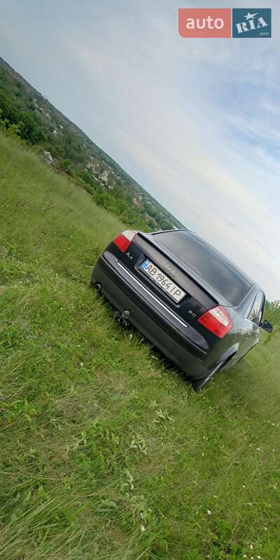 Седан Audi A4 2002 в Тростянце