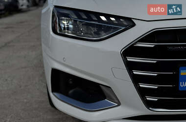 Седан Audi A4 2022 в 