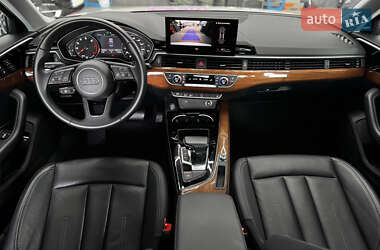 Седан Audi A4 2022 в 