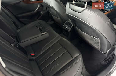 Седан Audi A4 2022 в 