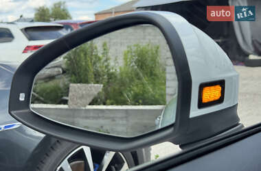 Седан Audi A4 2022 в 