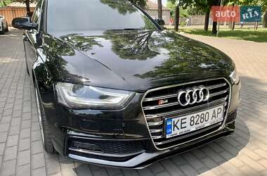Седан Audi A4 2014 в 