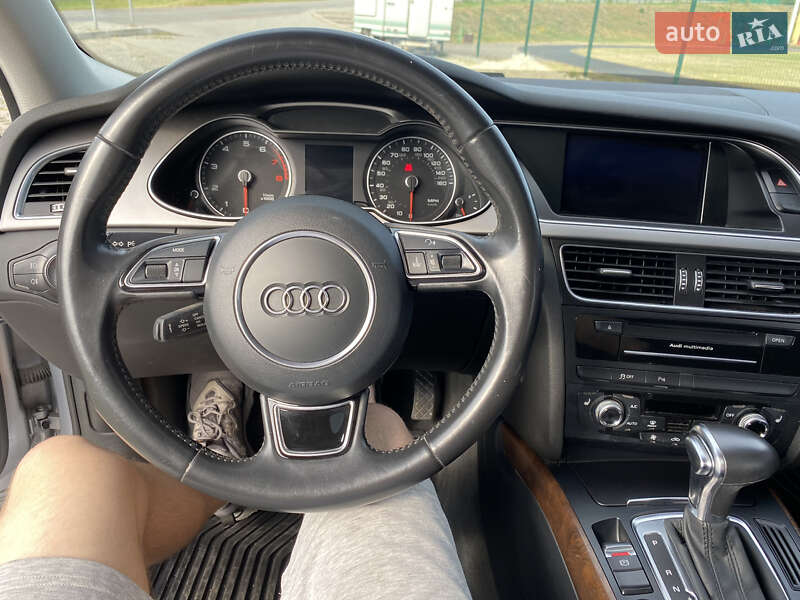 Седан Audi A4 2014 в Ивано-Франковске