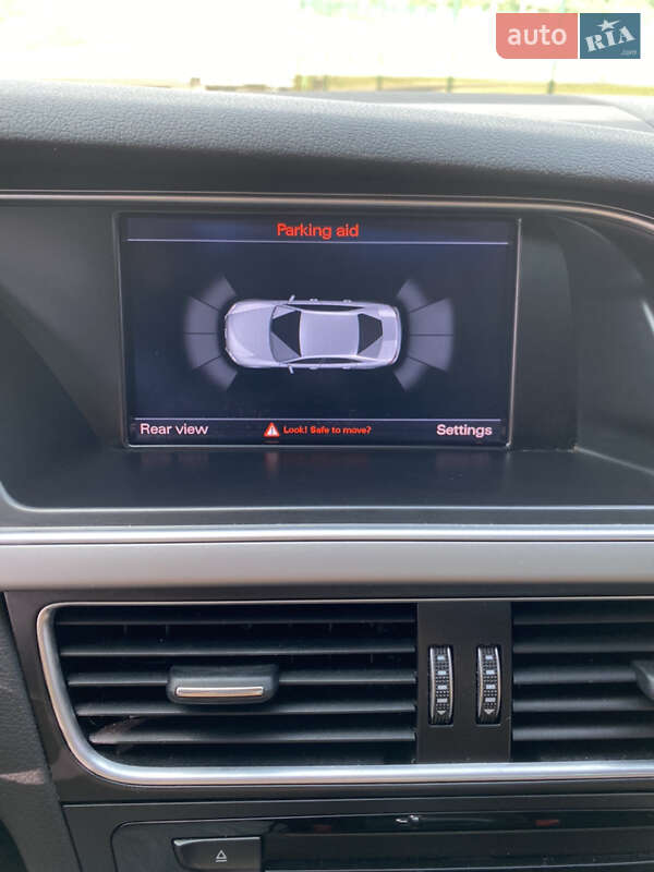 Седан Audi A4 2014 в Ивано-Франковске