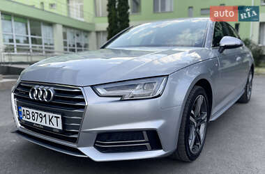 Седан Audi A4 2018 в 