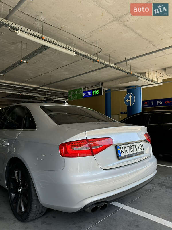 Седан Audi A4 2012 в Киеве