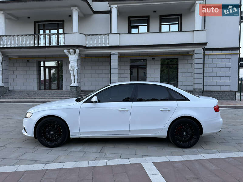 Седан Audi A4 2010 в Ивано-Франковске