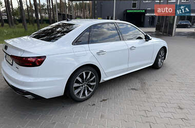 Седан Audi A4 2020 в 