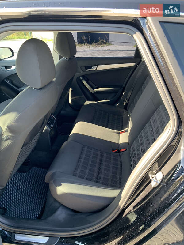 Універсал Audi A4 2012 в Луцьку