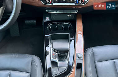 Седан Audi A4 2020 в 