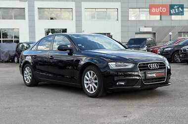 Седан Audi A4 2012 в Киеве