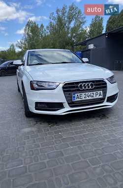 Седан Audi A4 2014 в 