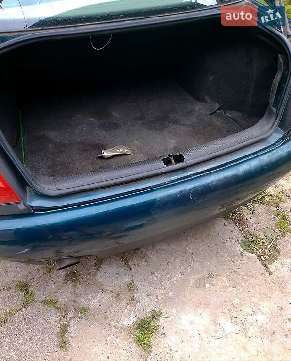 Седан Audi A4 1995 в Мукачево