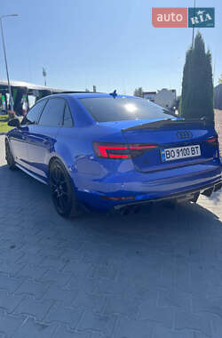Седан Audi A4 2016 в 