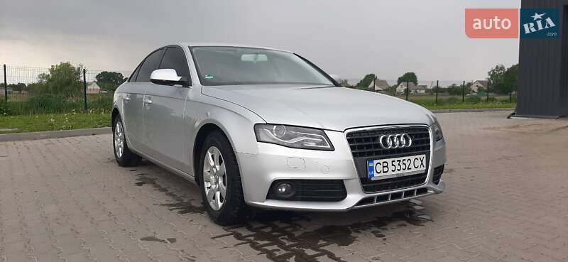 Седан Audi A4 2010 в Куликовке