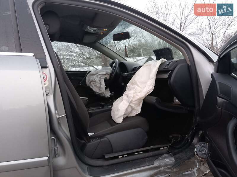 Седан Audi A4 2004 в Киеве