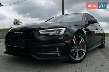 Седан Audi A4 2018 в 