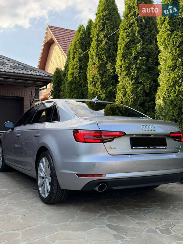 Седан Audi A4 2017 в Киеве