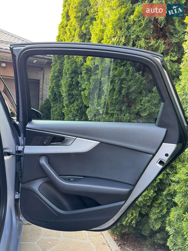 Седан Audi A4 2017 в Киеве