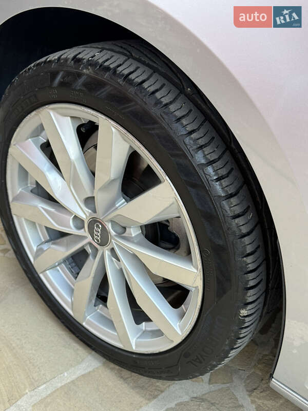 Седан Audi A4 2017 в Києві фото 19 Седан Audi A4 2017 в Києві