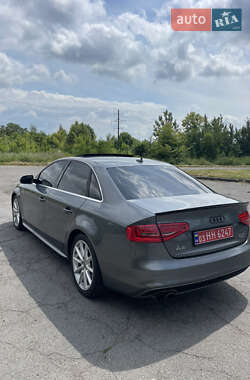 Седан Audi A4 2015 в 