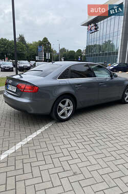 Седан Audi A4 2012 в 