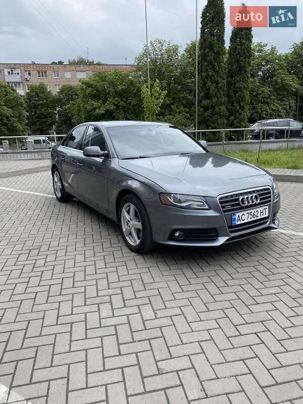 Седан Audi A4 2012 в Луцке