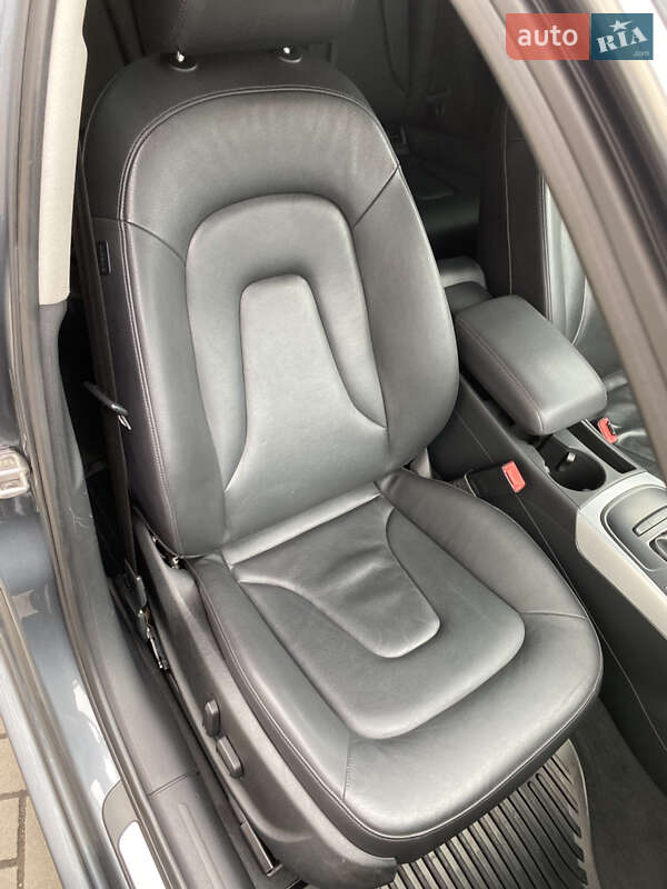 Седан Audi A4 2012 в Луцке