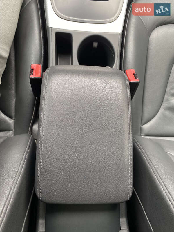 Седан Audi A4 2012 в Луцке