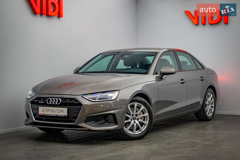 Седан Audi A4 2021 в 