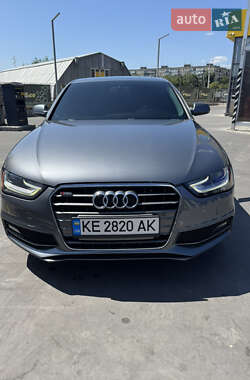 Седан Audi A4 2014 в 