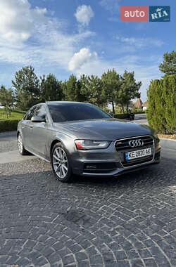 Седан Audi A4 2014 в 
