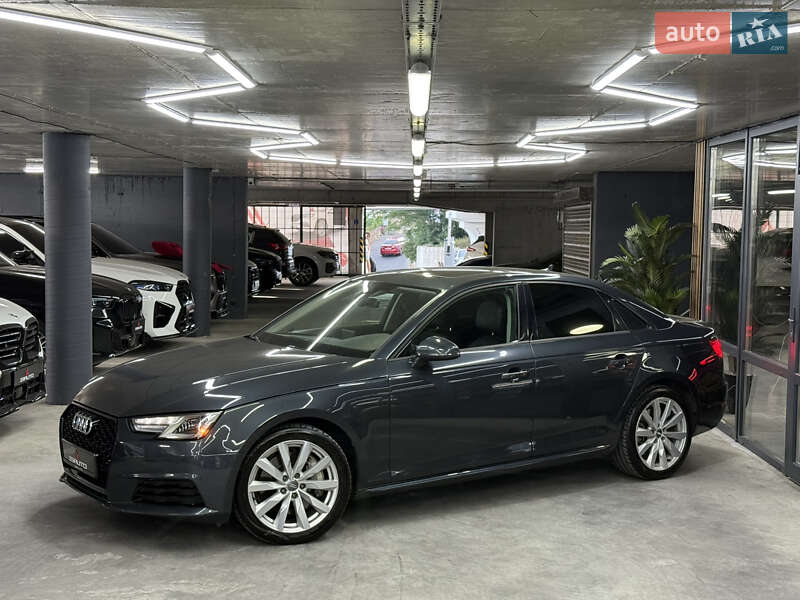 Седан Audi A4 2017 в Одессе