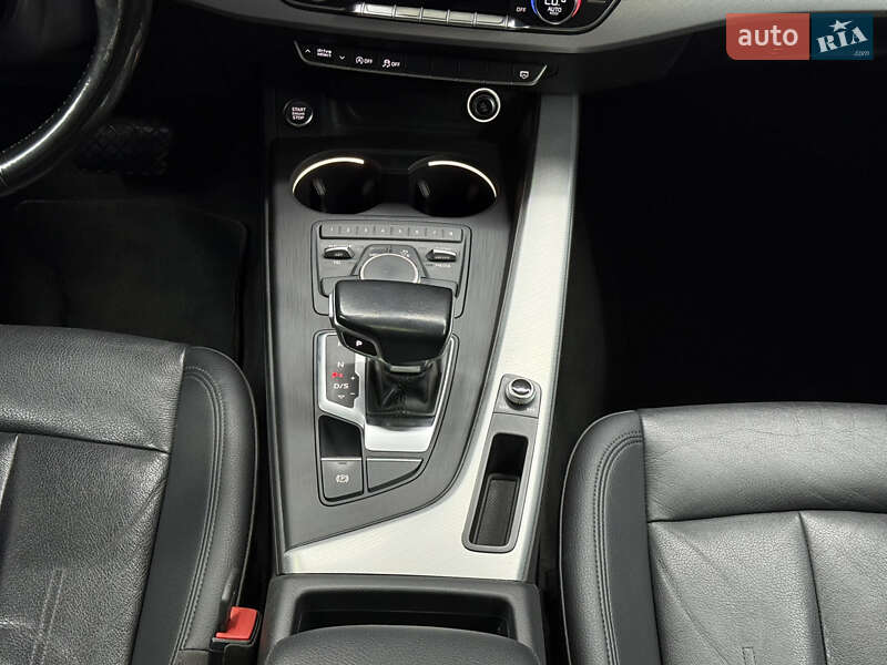 Седан Audi A4 2017 в Одессе
