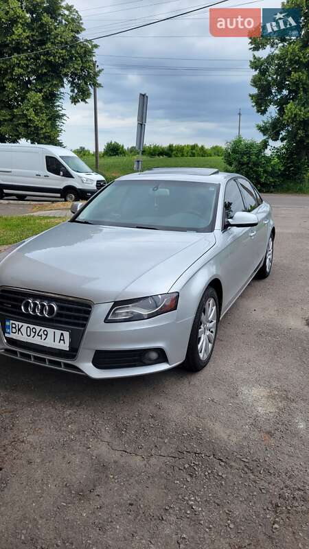 Седан Audi A4 2012 в 