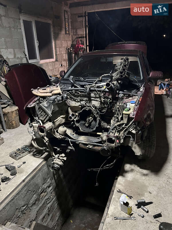 Седан Audi A4 1998 в Кельменцах