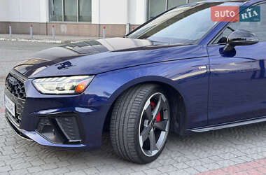Седан Audi A4 2023 в 