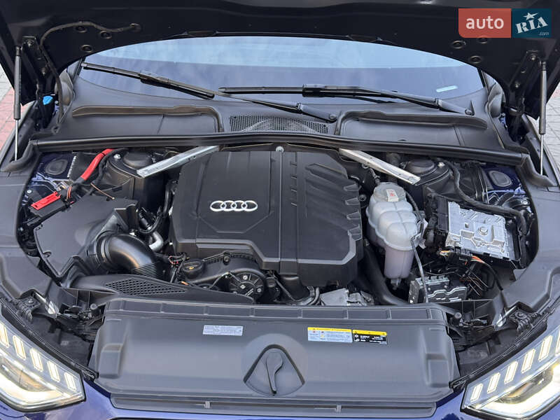 Седан Audi A4 2022 в Дніпрі
