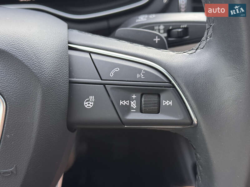 Седан Audi A4 2022 в Дніпрі