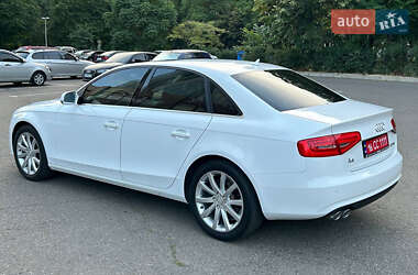 Седан Audi A4 2015 в 