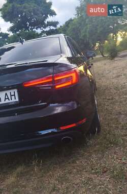 Седан Audi A4 2017 в 